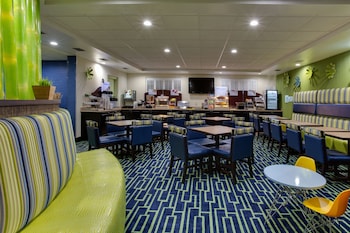 Holiday Inn Express Suites Plant City By Ihg,Lakeland - Winter Haven>>Lakeland,3 star