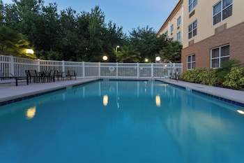 Holiday Inn Express Suites Plant City By Ihg,Lakeland - Winter Haven>>Lakeland,3 star
