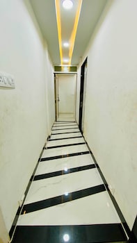 Hotel Shree Shyam Sharnam,,2 star