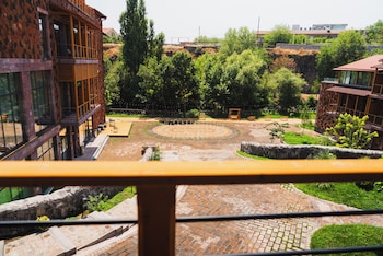 red bridge yerevan