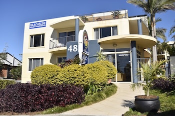 beachside holiday apartments