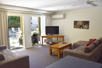 beachside holiday apartments