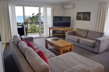 beachside holiday apartments