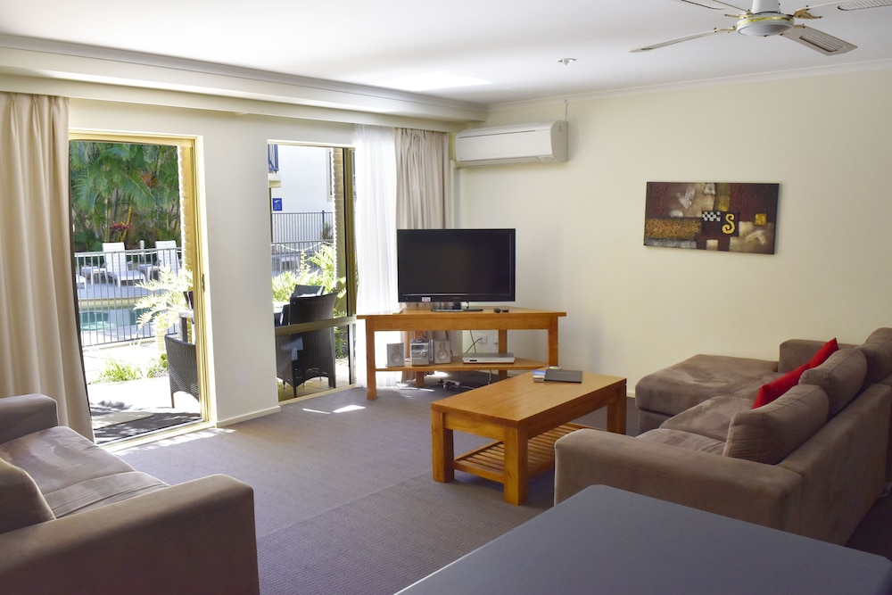 beachside holiday apartments