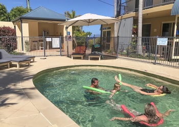 beachside holiday apartments