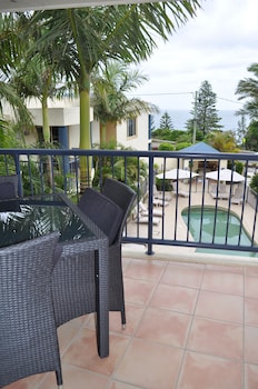 beachside holiday apartments