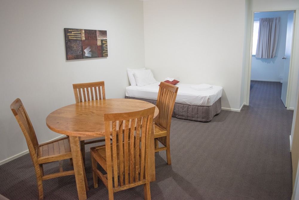 beachside holiday apartments
