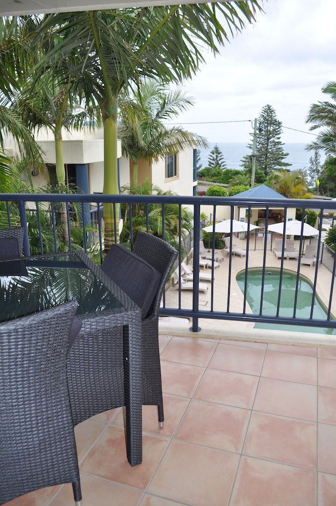 beachside holiday apartments