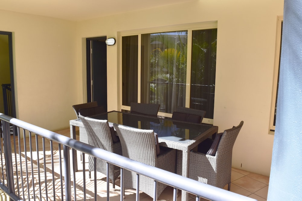 beachside holiday apartments