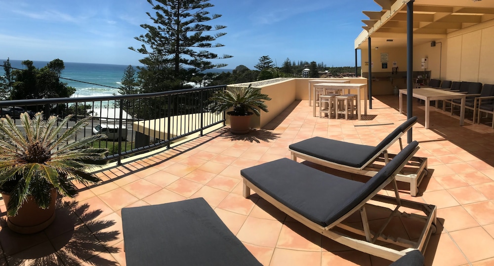 beachside holiday apartments