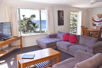 beachside holiday apartments