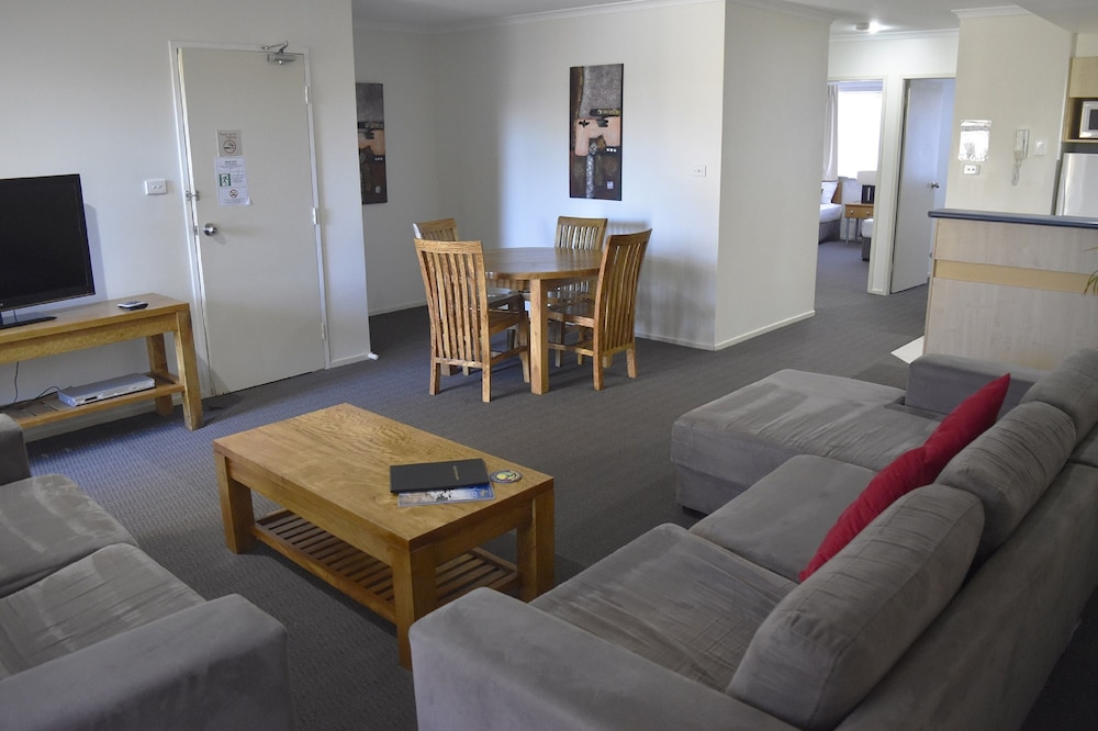 beachside holiday apartments