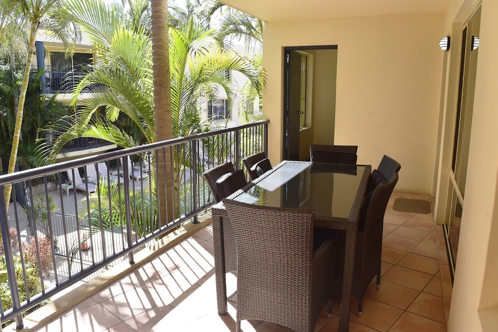 beachside holiday apartments