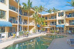 beachside holiday apartments