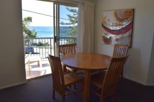 beachside holiday apartments