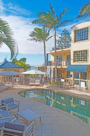 beachside holiday apartments