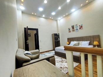 Royal Central Home In Cairo,25 Al Bustan St,5 star