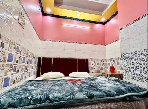 Hotel Jaipur Palace,,2 star