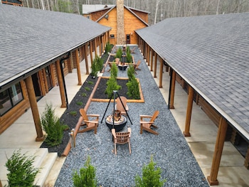 The Timber At Holly Branch,439 Winfield Heights Rd,2 star