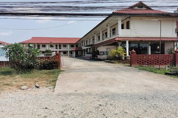 Songsak Phayao,,3 star