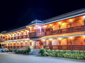 Waraporn Grand Mountain Hotel,,2 star