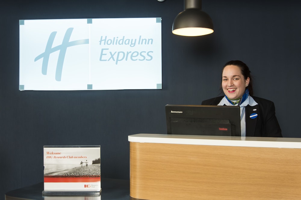 holiday inn express portsmouth north by ihg