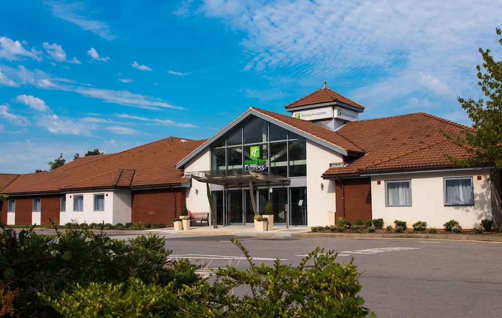 holiday inn express portsmouth north by ihg