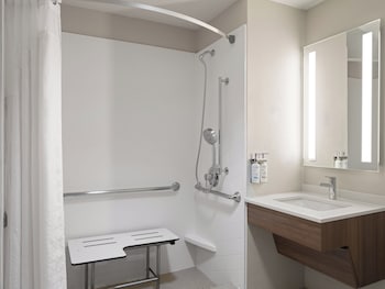 Holiday Inn Portsmouth Downtown By Ihg,Scioto>>Portsmouth,3 star