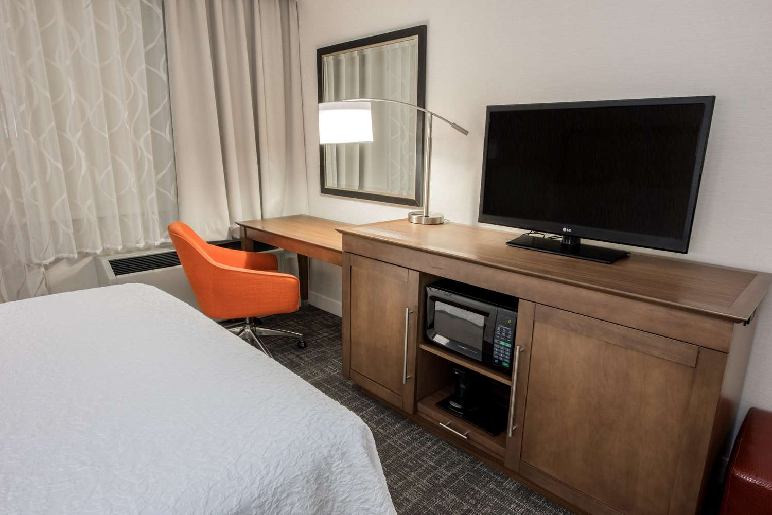 hampton inn albany western ave university area