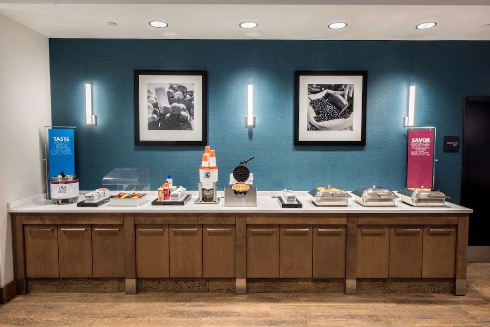 hampton inn albany western ave university area