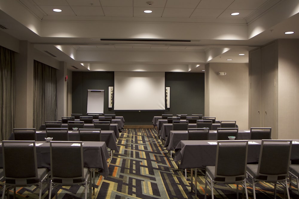 hampton inn albany western ave university area