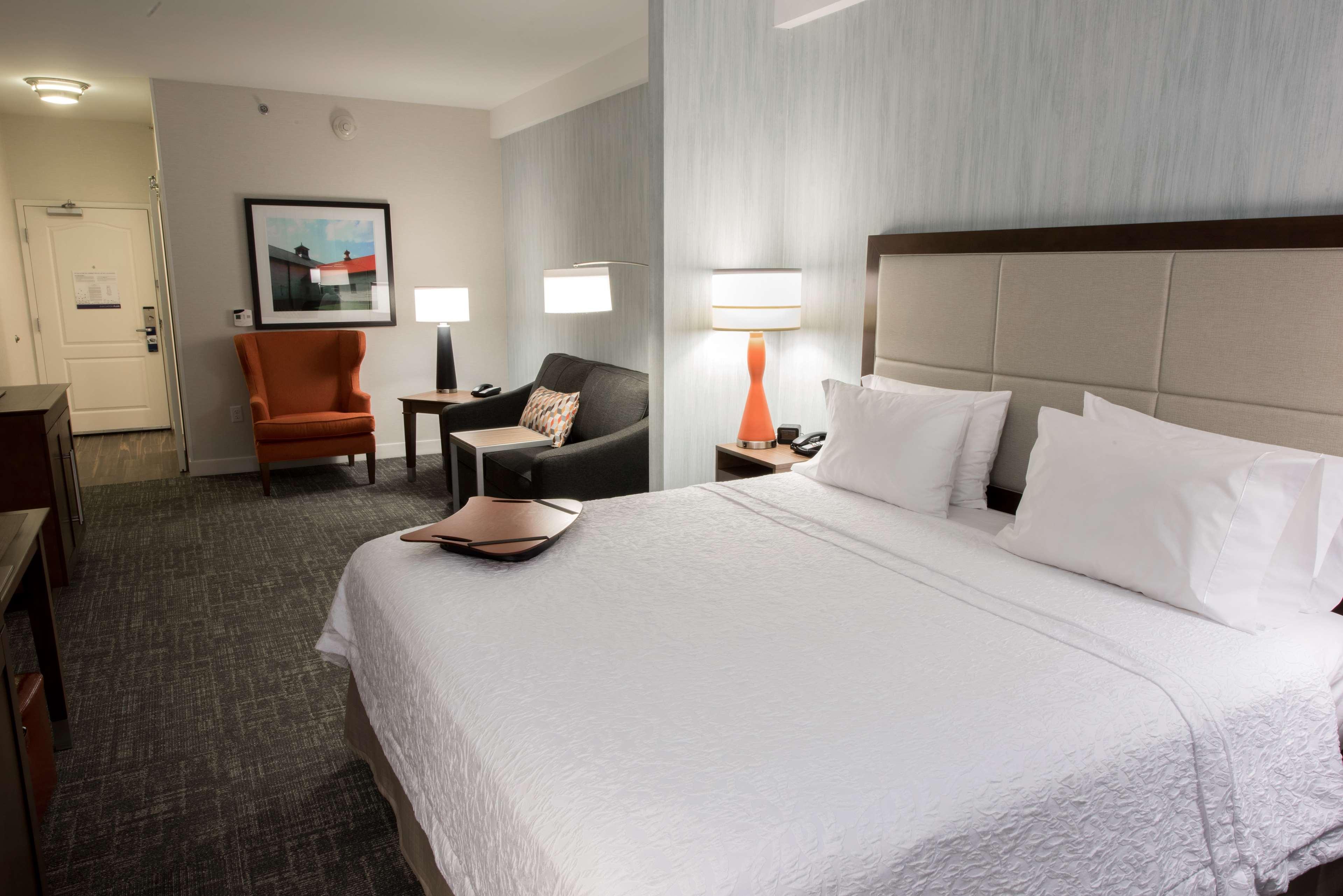 hampton inn albany western ave university area
