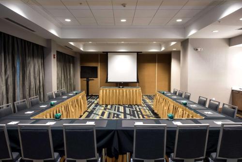 hampton inn albany western ave university area