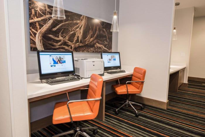 hampton inn albany western ave university area