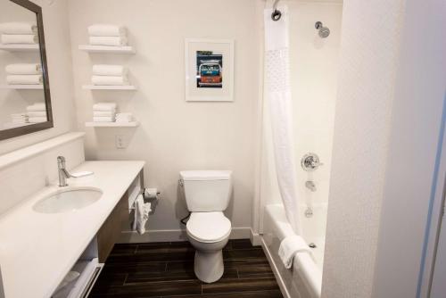 hampton inn albany western ave university area