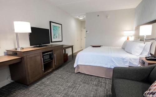 hampton inn albany western ave university area