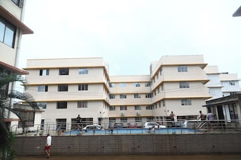 antique homestay daman