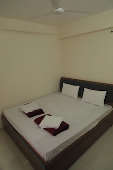 antique homestay daman