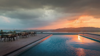 Hill Top Bay View,,2 star