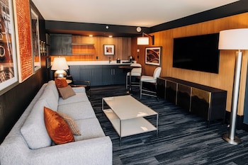 the trail hotel