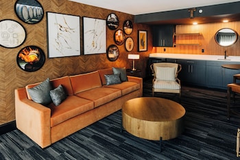 the trail hotel