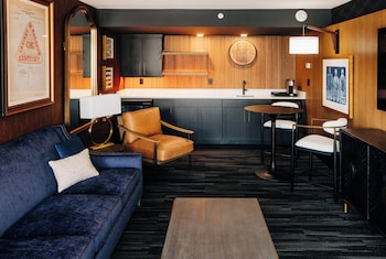 the trail hotel