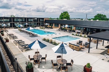 the trail hotel