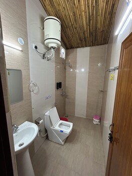 grandeurs tiger estate