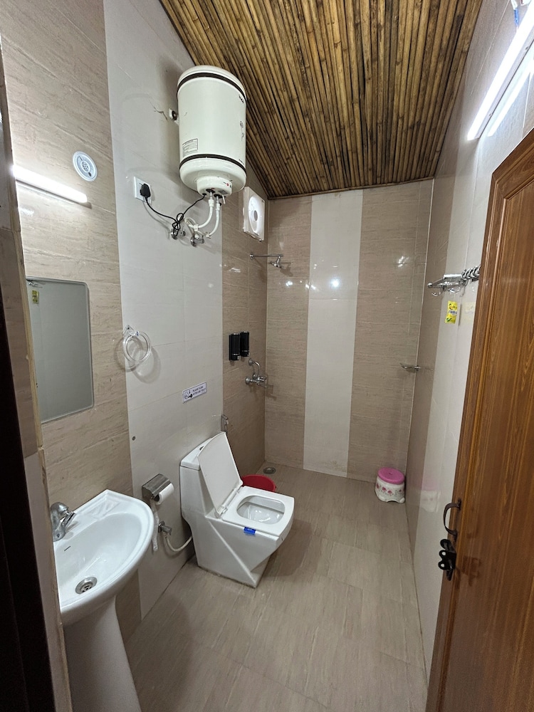 grandeurs tiger estate