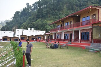 grandeurs tiger estate