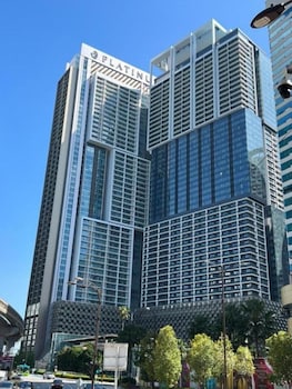 the platinum suites klcc by sky pool