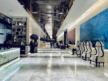 the platinum suites klcc by sky pool