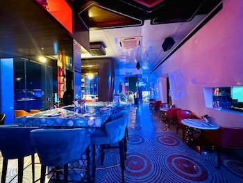the platinum suites klcc by sky pool