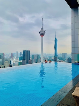 the platinum suites klcc by sky pool